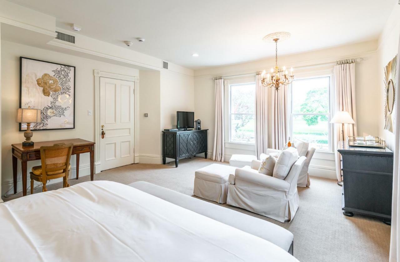 לינה וארוחת בוקר ניאגרה און דה לייק Lakewinds Country Manor מראה חיצוני תמונה