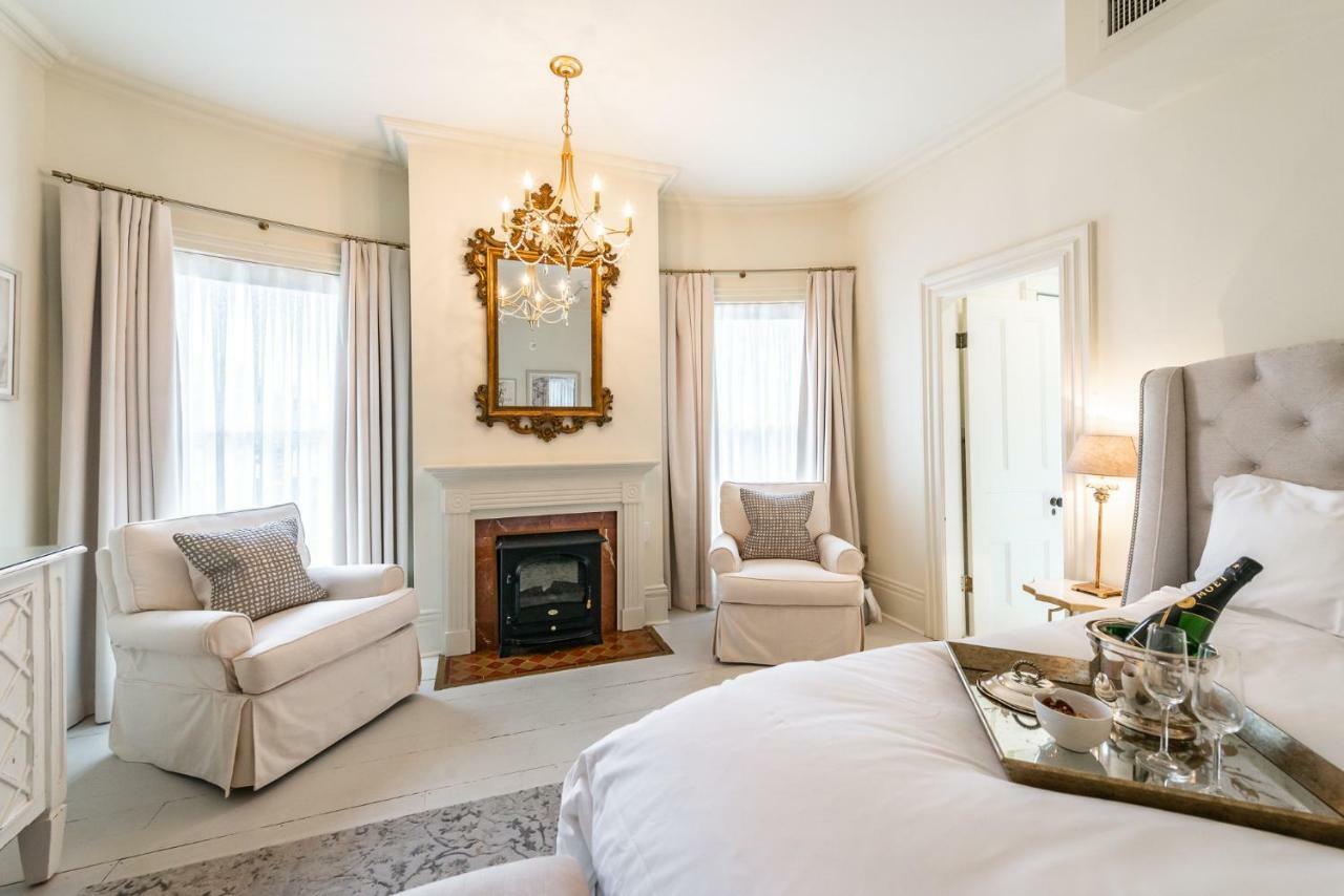 לינה וארוחת בוקר ניאגרה און דה לייק Lakewinds Country Manor מראה חיצוני תמונה