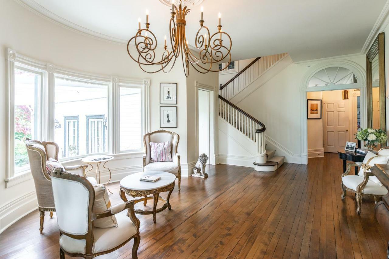 לינה וארוחת בוקר ניאגרה און דה לייק Lakewinds Country Manor מראה חיצוני תמונה